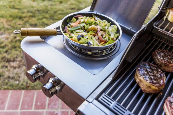 Saber elite 3-burner stainless steel gas grill