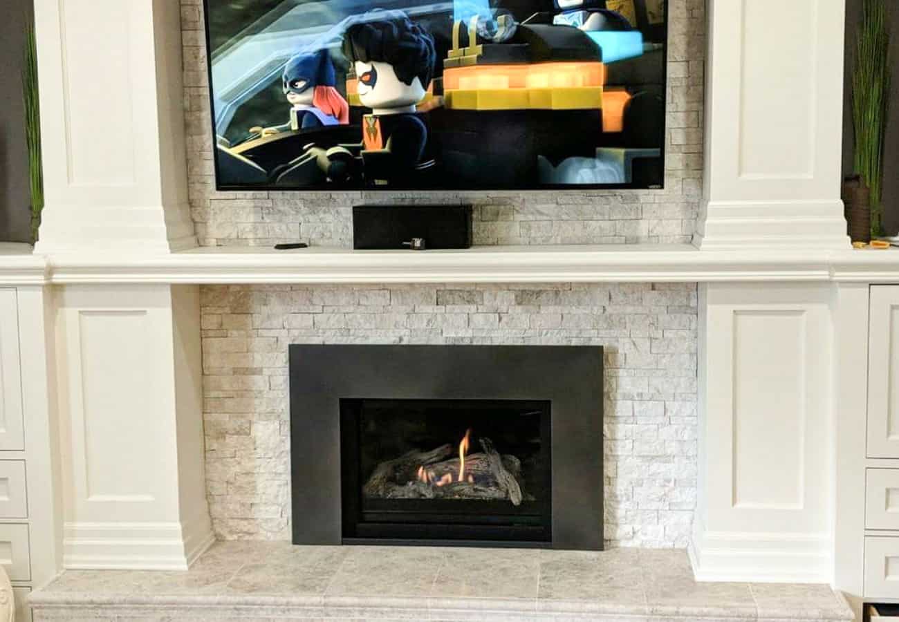 Gas_fireplace_insert_below_tv